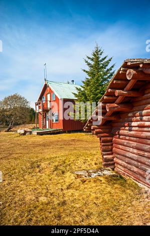 Abbandonati i campi di lavoro del Servizio Forestale degli Stati Uniti a False Island, Tongass National Forest, Alaska, USA. Foto Stock