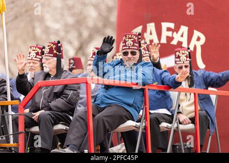 Laredo, Texas, USA - 19 febbraio 2022: La parata di compleanno di Anheuser-Busch Washington, membri della Guardia d’onore di Alzafar Foto Stock