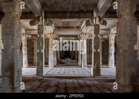 Tempio di Pattabhirama in Hampi dedicato al Signore RAM. Hampi, la capitale dell'antico Impero Vijayanagara, è patrimonio dell'umanità dell'UNESCO. Foto Stock