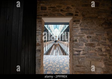 Corridoio interno del Bodmin Jail Hotel a Bodmin, Cornovaglia Foto Stock