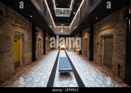 Corridoio interno del Bodmin Jail Hotel a Bodmin, Cornovaglia Foto Stock