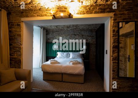 Camera da letto nel Bodmin Jail Hotel a Bodmin, Cornovaglia Foto Stock