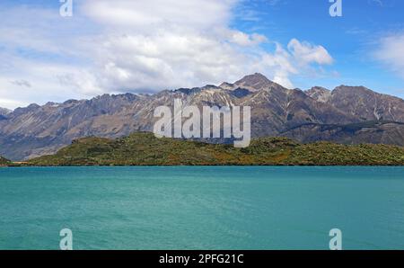 Pigeon Island e Thomson Mountains - Nuova Zelanda Foto Stock