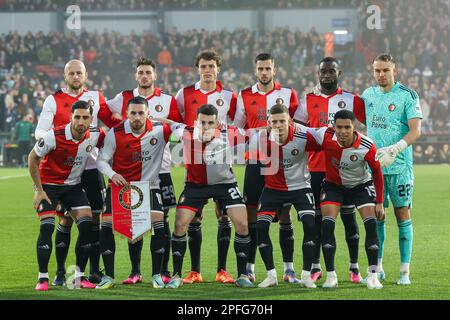 16-03-2023: Sport: Feyenoord contro Shakhtar ROTTERDAM, PAESI BASSI - Marzo 16: Giocatori di Feyenoord prima della partita durante la partita Feyenoord contro Shakhta Foto Stock