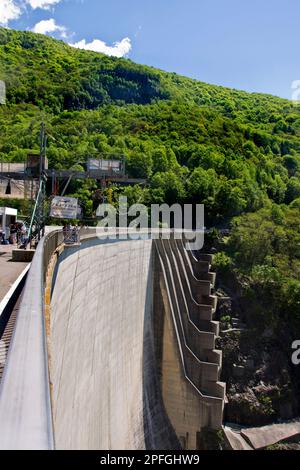 Svizzera Canton Ticino, Valle Verzasca, Contra dam Foto Stock