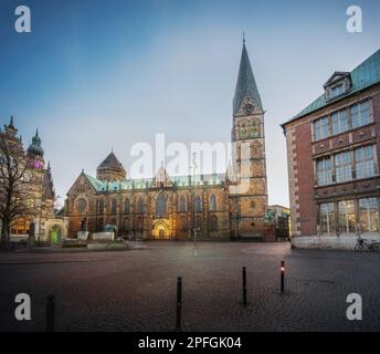 Cattedrale di Brema in Piazza Domshof - Brema, Germania Foto Stock
