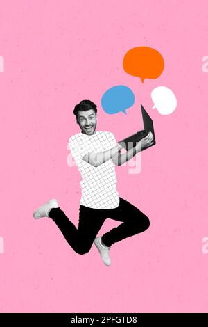 Banner poster collage di un giovane ragazzo divertente utilizzando netbook chatting amici Global social media network inviare mente cloud Foto Stock