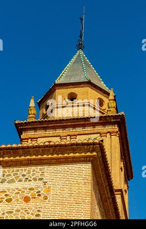 Chiesa di Santa Maria de la Alhambra al Palazzo dell'Alhambra a Granada Andalucia Spagna Sito Patrimonio dell'Umanità dell'UNESCO e principale attrazione turistica. Foto Stock