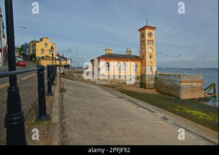 Cobh, Irlanda - 07 maggio 2022: Strade e Promende di Cobh Un giorno di sole Foto Stock