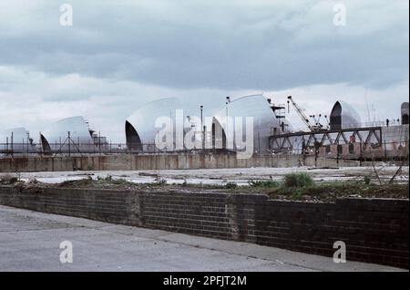 Il Thames Flood Barrier, di recente costruzione, Charlton, Londra Foto Stock