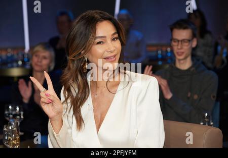 Amburgo, Germania. 17th Mar, 2023. Verona Pooth, presentatore e imprenditore, prima della registrazione del 'NDR Talk Show'. Credit: Georg Wendt/dpa/Alamy Live News Foto Stock