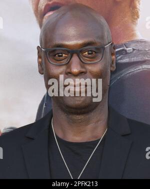 Los Angeles, Stati Uniti. 20th ago, 2019. Lance Reddick at the ANGEL HA FALLEN World Premiere tenutosi presso il Regency Village Theatre di Westwood, California, martedì 20 agosto 2019. (Foto di Sthanlee B. Mirador/Sipa USA) Credit: Sipa USA/Alamy Live News Foto Stock