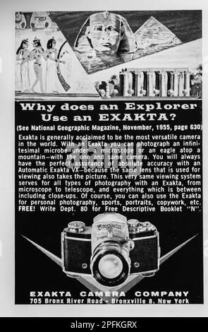 EXAKTA spot fotografico in una rivista NatGeo, ottobre 1956 Foto Stock