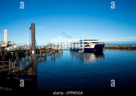 Cape Jervis, Australia - 27 aprile 2022: Trasporto in traghetto Sealink tra Kangaroo Island e Cape Jervis Foto Stock