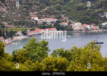 Lopud, Croazia. 29th ago, 2022. Vista generale sulla costa dell'isola di Lopud. Lopud è una piccola isola al largo della costa della Dalmazia, nel sud della Croazia. L'isola fa parte dell'arcipelago delle Isole Elafiti. (Foto di Karol Serewis/SOPA Images/Sipa USA) Credit: Sipa USA/Alamy Live News Foto Stock