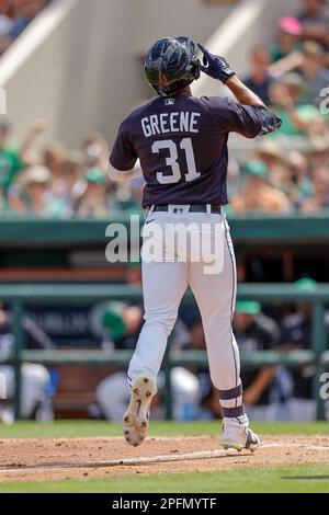 16 MARZO 2023, Lakeland FL USA; Detroit Tigers Center Fielder Riley Greene (31) homers in fondo al terzo inning durante un tirocinio primaverile MLB Foto Stock