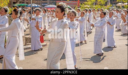 Fon lep nail ballerini Wat Phra Singh tempio, Chiang mai Thailandia Foto Stock