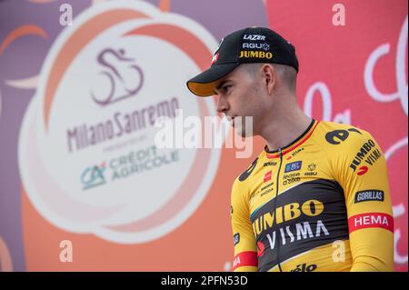 Abbiategrasso, Abbiategrasso, Italia, 18 marzo 2023, WOUT Van Aert, Team Jumbo-Visma durante Milano-Sanremo - Street Cycling Credit: Live Media Publishing Group/Alamy Live News Foto Stock