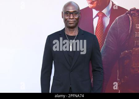 Westwood, Stati Uniti. 18th Mar, 2023. (FILE) Lance Reddick Dead a 60. WESTWOOD, LOS ANGELES, CALIFORNIA, USA - 20 AGOSTO: L'attore e musicista americano Lance Reddick (Lance Solomon Reddick) arriva al Los Angeles Premiere di "Angel has Fallen" di Lionsgate, che si tiene al Regency Village Theatre il 20 agosto 2019 a Westwood, Los Angeles, California, Stati Uniti. (Foto di Xavier Collin/Image Press Agency) Credit: Image Press Agency/Alamy Live News Foto Stock