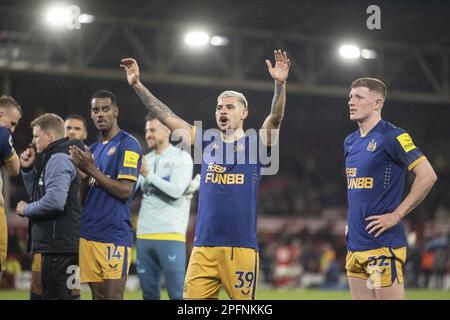 Nottingham, Regno Unito. 17th Mar, 2023. NOTTINGHAM, INGHILTERRA - 17 MARZO: Bruno Guimarães di Newcastle United celebra dopo la vittoria di Newcastle (1-2) la partita della Premier League tra Nottingham Forest e Newcastle United a City Ground il 17 marzo 2023 a Nottingham, Regno Unito. (Foto di Richard Callis/MB Media) (Foto: Richard Callis/Sports Press Photo/C - SCADENZA UN'ORA - ATTIVA FTP SOLO SE LE IMMAGINI HANNO MENO DI UN'ORA - Alamy) Credit: SPP Sport Press Photo. /Alamy Live News Foto Stock