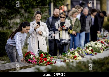 UTRECHT - parenti e parti interessate durante la commemorazione dell'attacco del tram del 18 marzo 2019. Durante l'attacco di Piazza del 24 ottobre, Gokmen T. ha sparato quattro persone morte dentro e intorno ad un tram espresso. ANP ROBIN VAN LONKHUIJSEN olanda fuori - belgio fuori Foto Stock