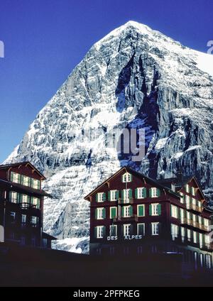 La faccia nord dell'Eiger (Der Eiger) nelle montagne vicino a Grindelwald, Svizzera. Foto Stock