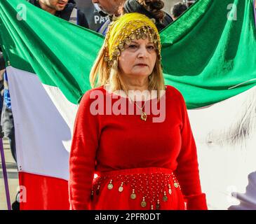 Londra UK 18 marzo 2023 una lettera aperta a Rishi Sunak dal popolo iraniano che vive in Inghilterra per aiutare con la recente violenta repressione da parte delle autorità iraniane .Paul Quezada-Neiman/Alamy Live News Foto Stock