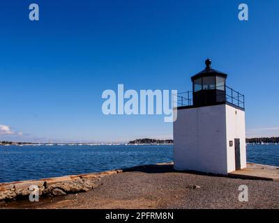 Il Derby Wharf Light Station è uno storico faro sul Derby Wharf di Salem, Massachusetts, all'interno del sito storico nazionale marittimo di Salem. h Foto Stock