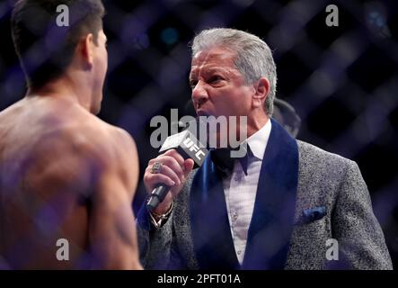 Il ring Announcer Bruce buffer durante l'UFC 286 alla 02 Arena, Londra. Data immagine: Sabato 18 marzo 2023. Foto Stock