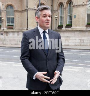 Jonathan Ashworth, Shadow Secretary of state for Work and Pensions of the United Kingdom, arriva agli studi della BBC nel centro di Londra prima della sua comparsa Foto Stock