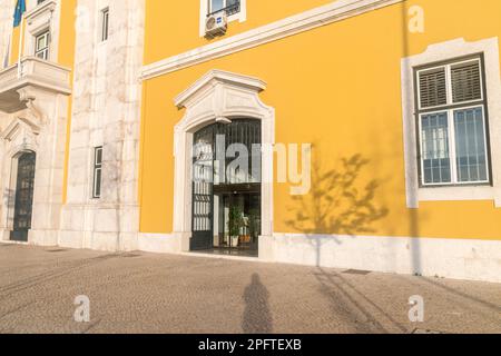 Lisbona, Portogallo - 6 dicembre 2022: Ingresso al Ministero delle Finanze del Portogallo (portoghese: Ministero das Financas). Foto Stock