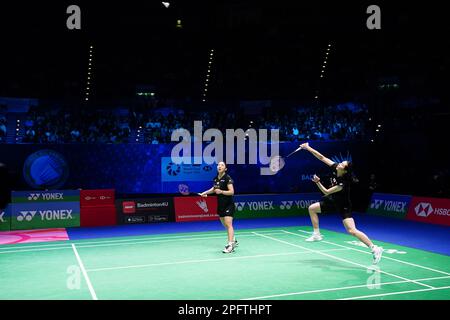 Kim so Yeong (a sinistra) della Corea e Kong Hee Yong in azione contro Zhang Shu Xian e Zheng Yu (non raffigurati) della Cina durante il quinto giorno del CAMPIONATO YONEX All England Open Badminton all'Utilita Arena Birmingham. Data immagine: Sabato 18 marzo 2023. Foto Stock