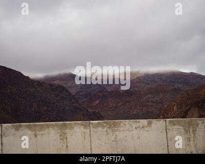 L'altro lato del ponte Hoover Dam sul ponte di bypass dell'autostrada US 93 Foto Stock