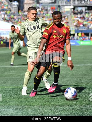 Seattle, Washington, Stati Uniti. 18th Mar, 2023. Il difensore dei Seattle Sounders Nouhou Tolo (5) durante la partita di calcio MLS tra il Los Angeles FC e il Seattle Sounders FC al Lumen Field di Seattle, Washington. Steve Faber/CSM/Alamy Live News Foto Stock