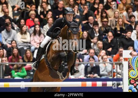 Willem Greve gareggia nel Saut Hermes Jumping CSI 5 al Grand Palais Ephemere il 18 marzo 2023 a Parigi, in Francia. Foto di Laurent Zabulon/ABACAPRESS.COM Credit: Abaca Press/Alamy Live News Foto Stock