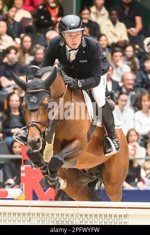 Willem Greve gareggia nel Saut Hermes Jumping CSI 5 al Grand Palais Ephemere il 18 marzo 2023 a Parigi, in Francia. Foto di Laurent Zabulon/ABACAPRESS.COM Credit: Abaca Press/Alamy Live News Foto Stock