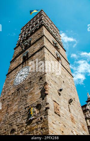 Il campanile del Duomo di Pistoia, uno dei più importanti simboli civici e religiosi della città, e uno dei campanili più belli di Ital Foto Stock