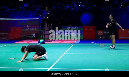 Birmingham, Regno Unito. 18th Mar, 2023. Kim so-yeong (L) e Kong Hee-yong della Corea del Sud celebrano dopo la semifinale femminile contro Zhang Shuxian e Zheng Yu della Cina in occasione di tutti i campionati inglesi di Badminton 2023 a Birmingham, Regno Unito, 18 marzo 2023. Credit: Li Ying/Xinhua/Alamy Live News Foto Stock