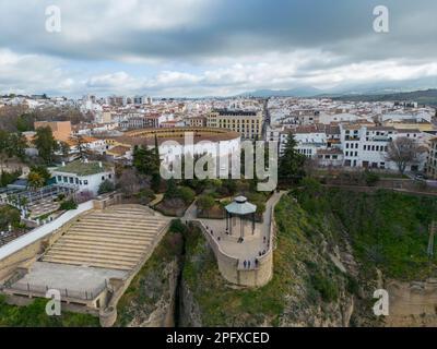 Vista della città monumentale di Ronda nella provincia di Malaga, Spagna. Foto Stock