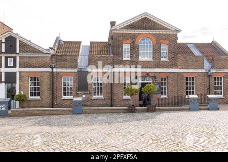 Regno Unito, Londra - 05 aprile 2019: Royal Observatory, Greenwich, situato su una collina nel Greenwich Park, nel sud-est di Londra. Foto Stock