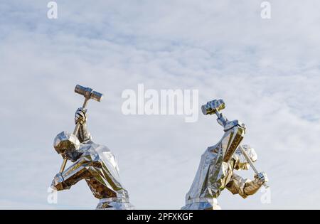 Costruzione navale scultura arte eretta onorando Inverclyde Shipbuilding storia Foto Stock