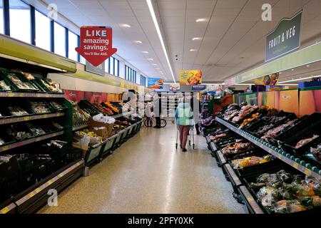 supermercato di sconto aldi, herne bay town, kent est, regno unito marzo 2023 Foto Stock