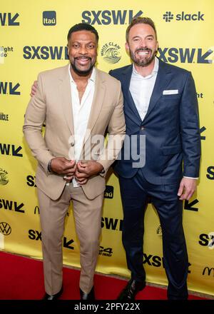 AUSTIN, TEXAS - 18 MARZO: Chris Tucker e ben Affleck partecipano alla prima mondiale di 'Air' al Paramount Theatre durante la SXSW Conference and Festival del 2023 il 18 marzo 2023 ad Austin, Texas (Photo by Maggie Boyd/SipaUSA) Credit: Sipa USA/Alamy Live News Foto Stock