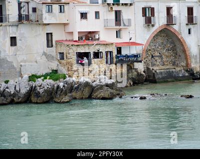 La città storica di Cefalù in Sicilia. Italia Foto Stock