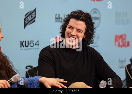 Berlino, Germania. 19th Mar, 2023. Paul Csitkovics alla conferenza stampa del musical Peter Plate 'Romeo & Juliet' presso lo Stage Theater des Westens. Credit: Gerald Matzka/dpa/Alamy Live News Foto Stock