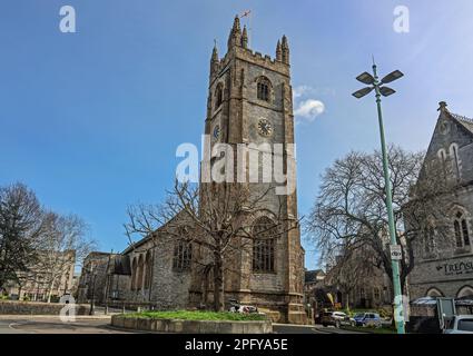 La chiesa della cattedrale di Sant'Andrea a Plymouth. Bombardata durante la seconda guerra mondiale è stata rinata nel 1951. Un appello del Resurgam 60 mira a raccogliere fondi per interventi urgenti di ristrutturazione Foto Stock