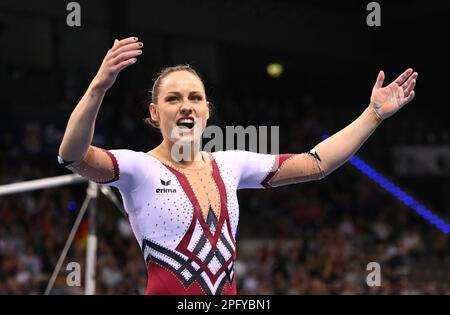 Stoccarda, Germania. 19th Mar, 2023. Ginnastica, DTB Cup, mista. Sarah Voss dalla Germania reagisce. Credit: Marijan Murat/dpa/Alamy Live News Foto Stock