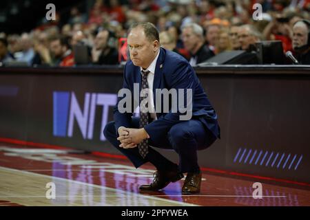 Madison, WISCONSIN, Stati Uniti. 19th Mar, 2023. Greg Gard, allenatore capo dei tassi del Wisconsin, durante la partita NCAA di pallacanestro NIT Second Round tra i Liberty Flames e i tassi del Wisconsin al Kohl Center di Madison, WISCONSIN. Darren Lee/CSM/Alamy Live News Foto Stock