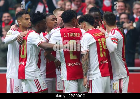 19-03-2023: Sport: AJAX contro Feyenoord AMSTERDAM, PAESI BASSI - MARZO 19: Edson Alvarez (Ajax), Owen Wijndal (Ajax), Jurrien Timber (Ajax), Jorge Sanche Foto Stock