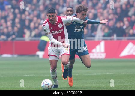 19-03-2023: Sport: AJAX contro Feyenoord AMSTERDAM, PAESI BASSI - Marzo 19: Edson Alvarez (Ajax) e Mats Wieffer (Feyenoord Rotterdam) durante la partita e Foto Stock